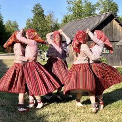 Metsamaa pärimustalu Kihnu saarel