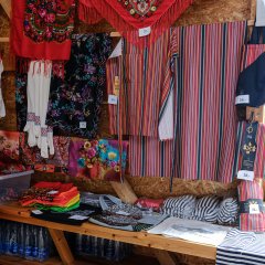 Kihnu harbour market: local food and crafts